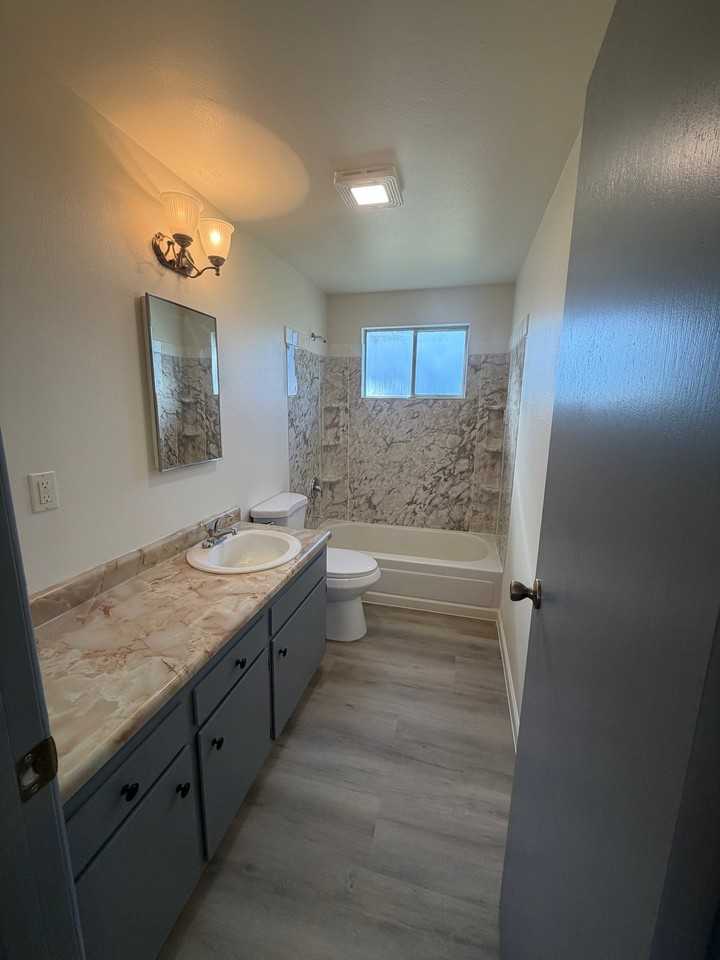 20 Jeffrey Dr - Photo 6 of 7
