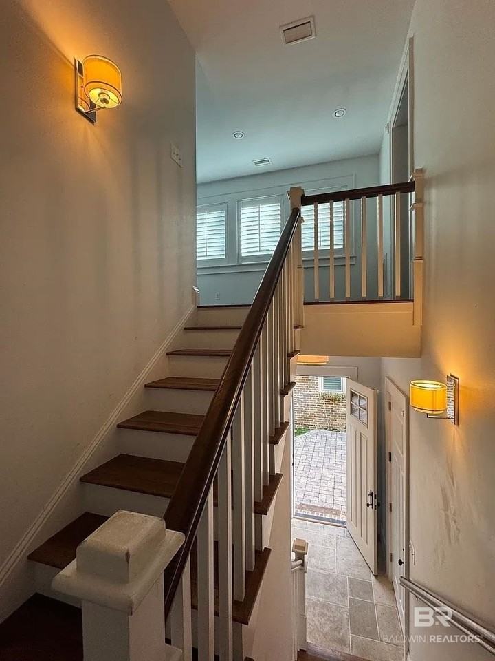 111 Magnolia Ave #1 - Photo 4 of 10