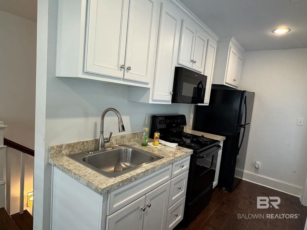 111 Magnolia Ave #1 - Photo 5 of 10