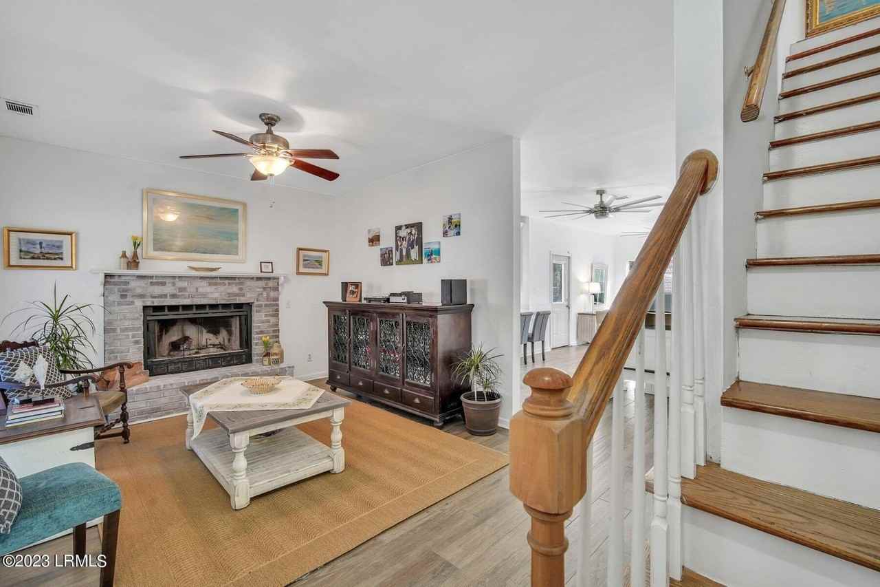 19 Le Moyne Dr - Photo 4 of 27