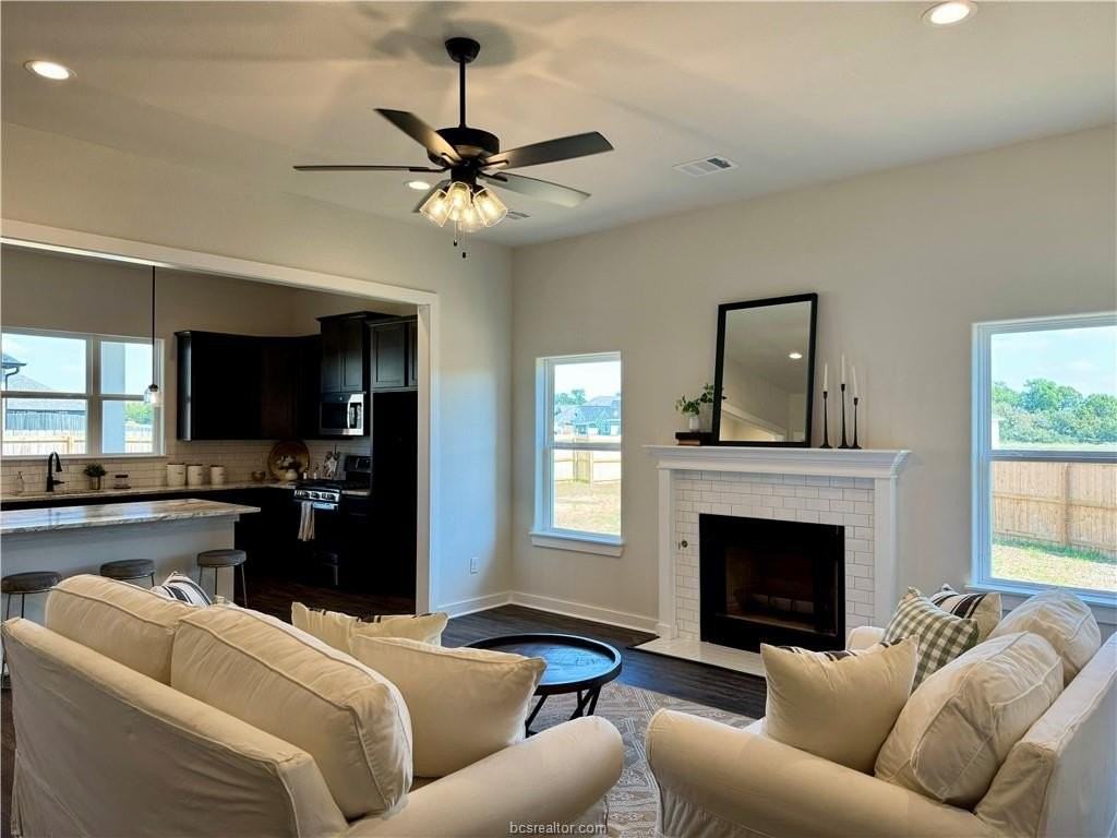 3035 Teller Dr - Photo 5 of 26