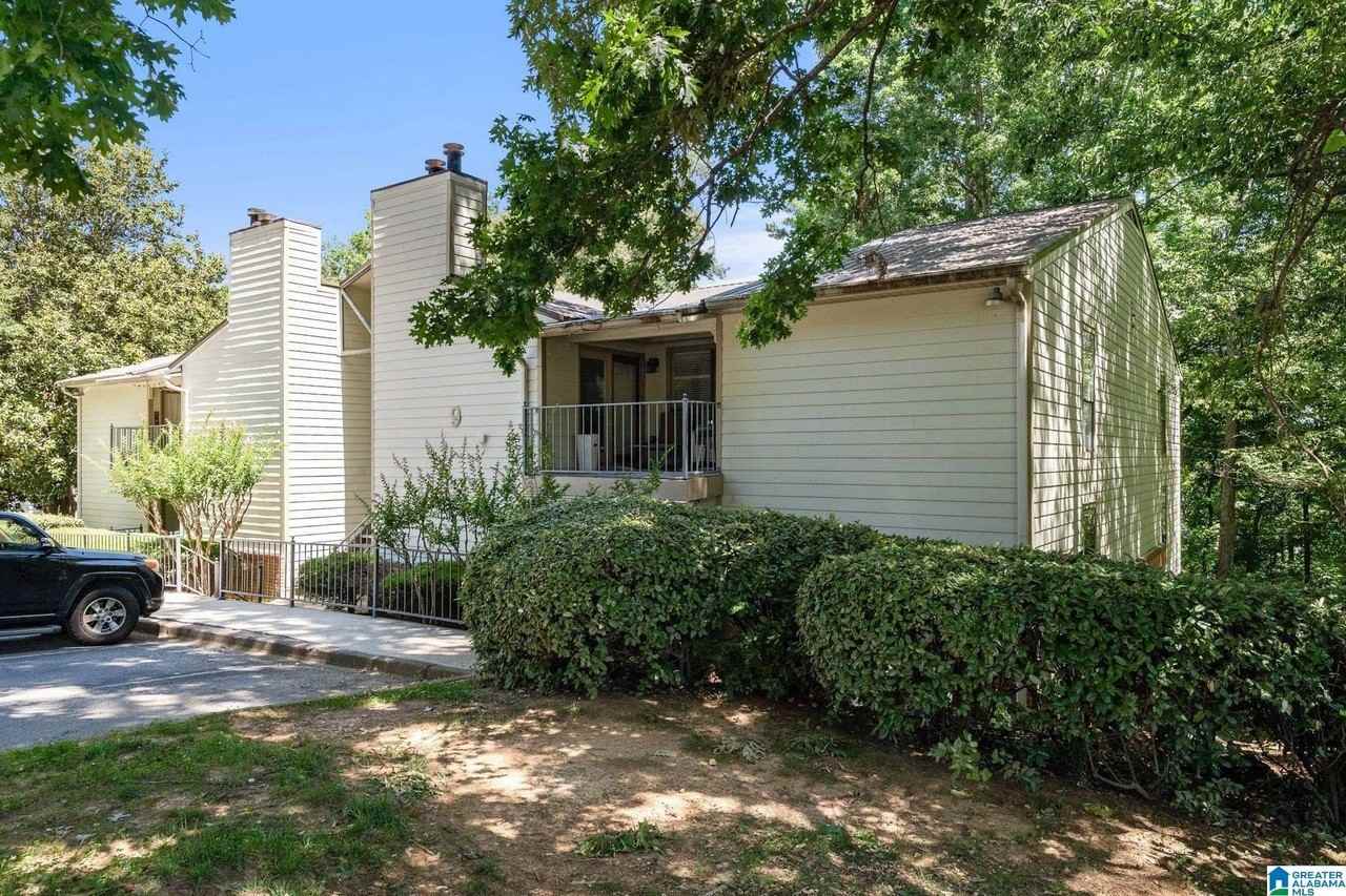 902 Gables Dr #902 - Photo 2 of 16
