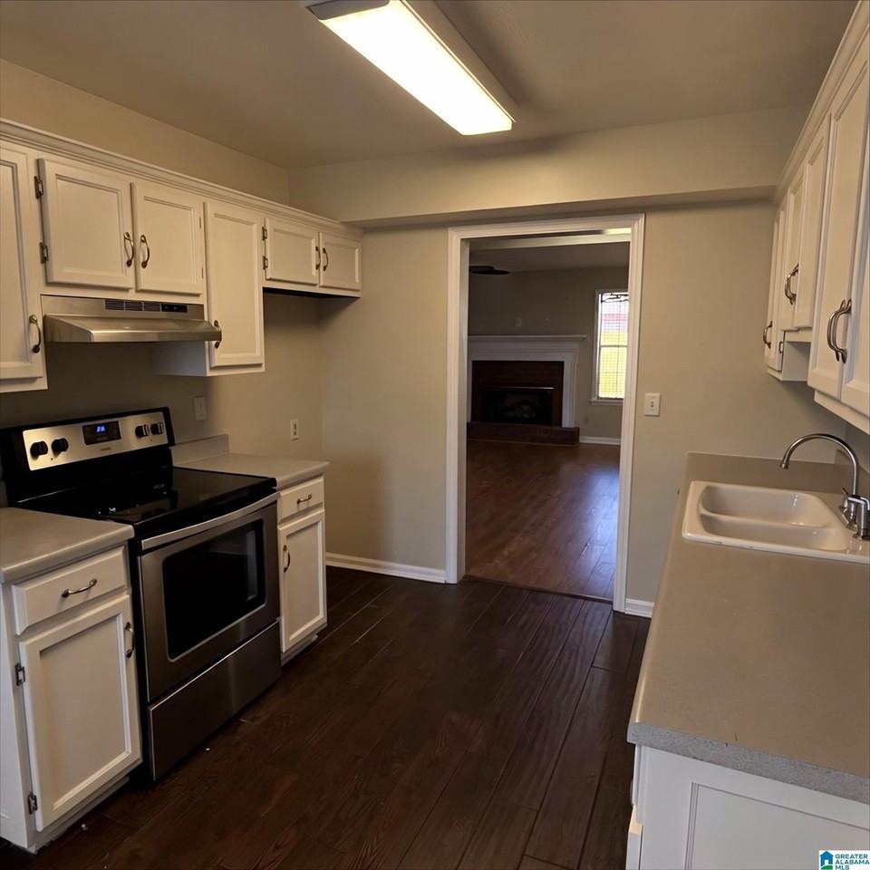 261 Ivy Pl - Photo 2 of 15
