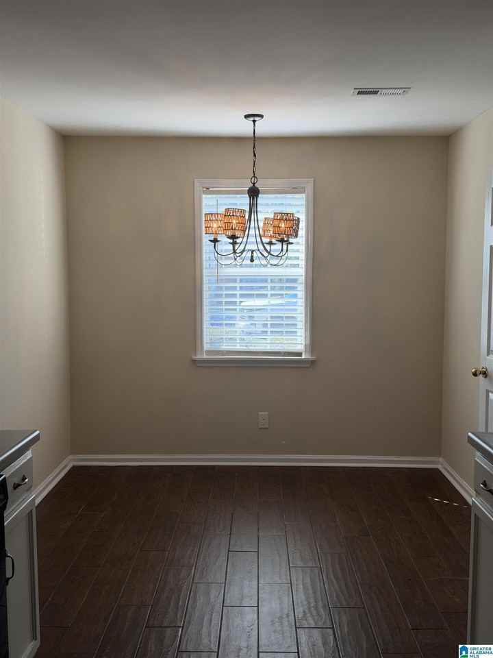 261 Ivy Pl - Photo 5 of 15
