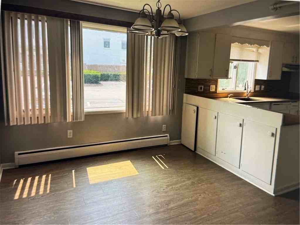 2341 Monroe Ave - Photo 6 of 12