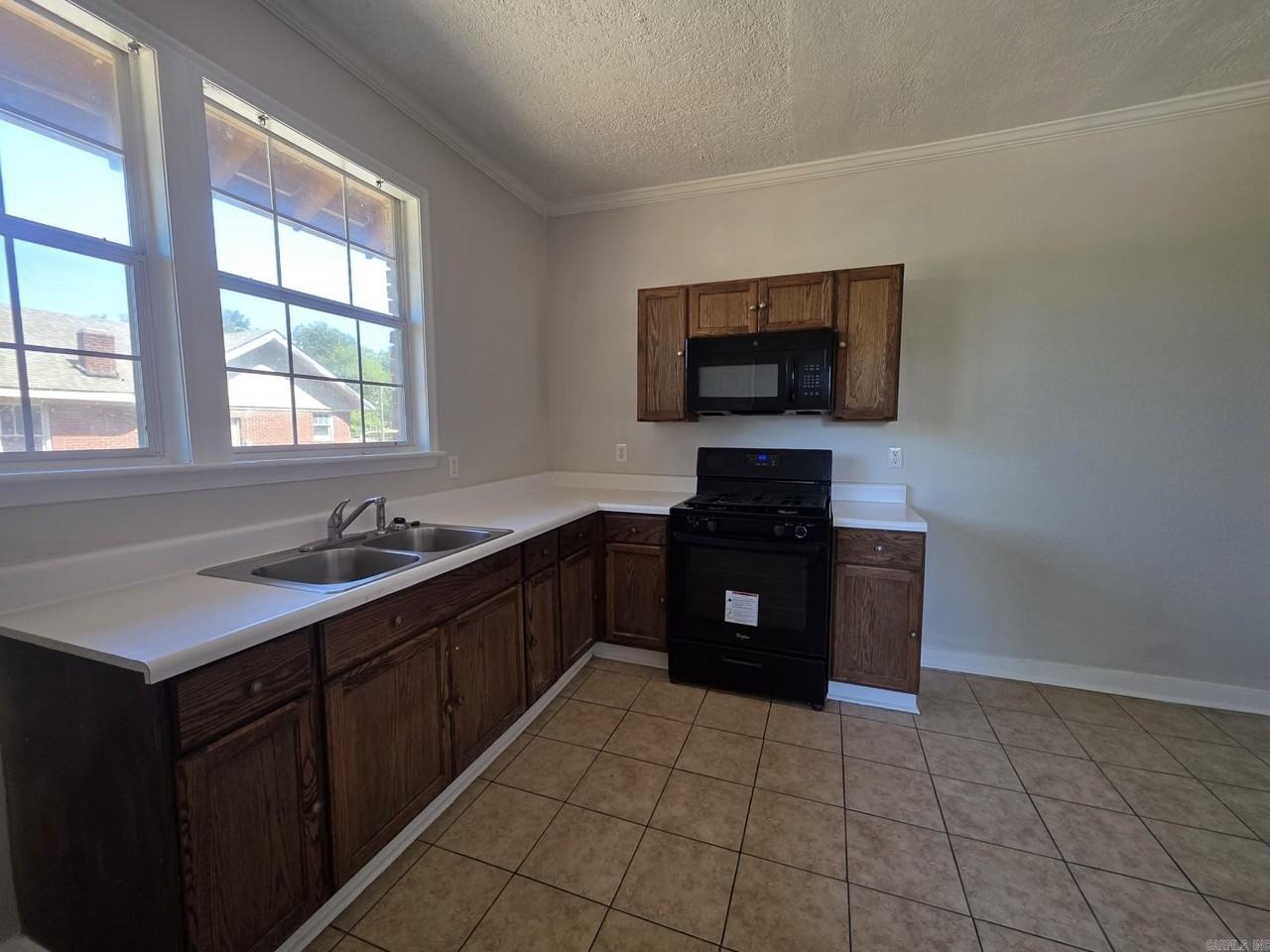 1212 Dennison St - Photo 4 of 13