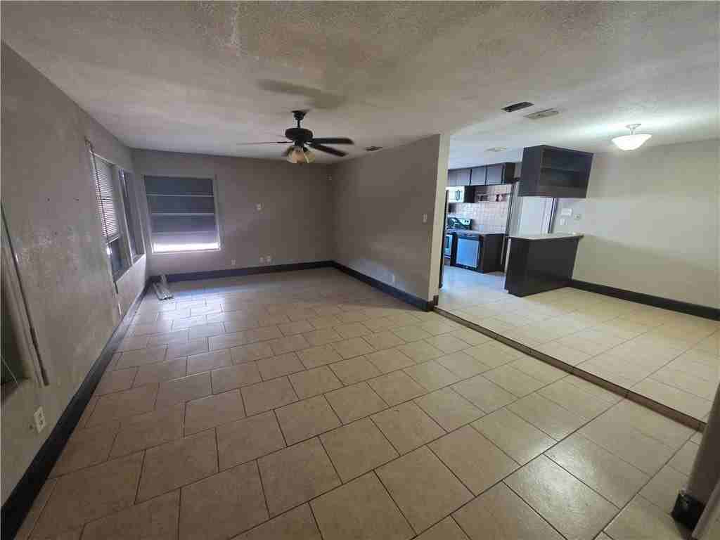 705 Lansdown Dr - Photo 2 of 9