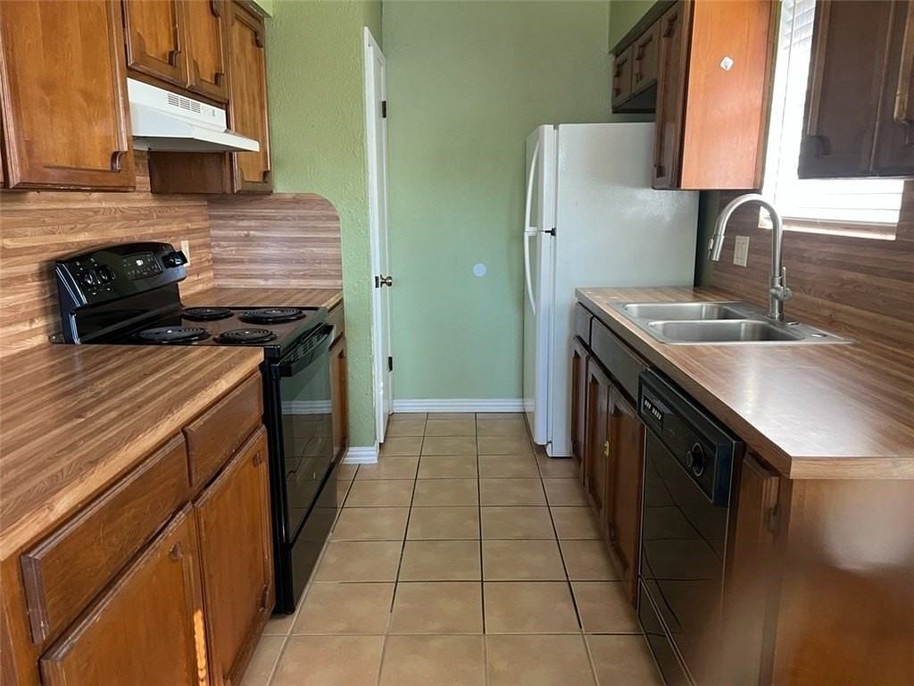 2709 Vancouver Dr - Photo 3 of 14