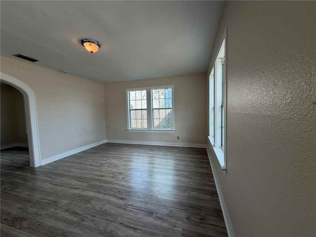 107 Blevins St - Photo 4 of 7