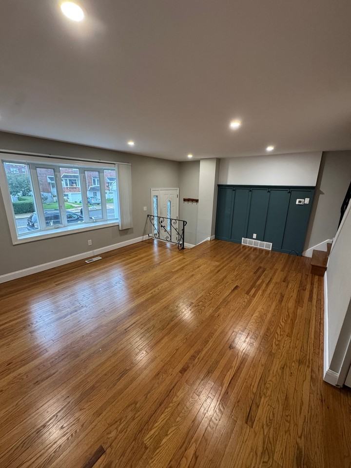 12403 Sweet Briar Rd - Photo 2 of 16