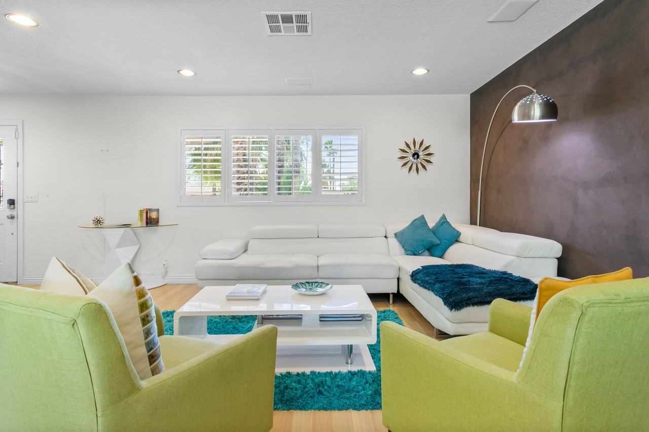 502 E Molino Rd - Photo 4 of 25