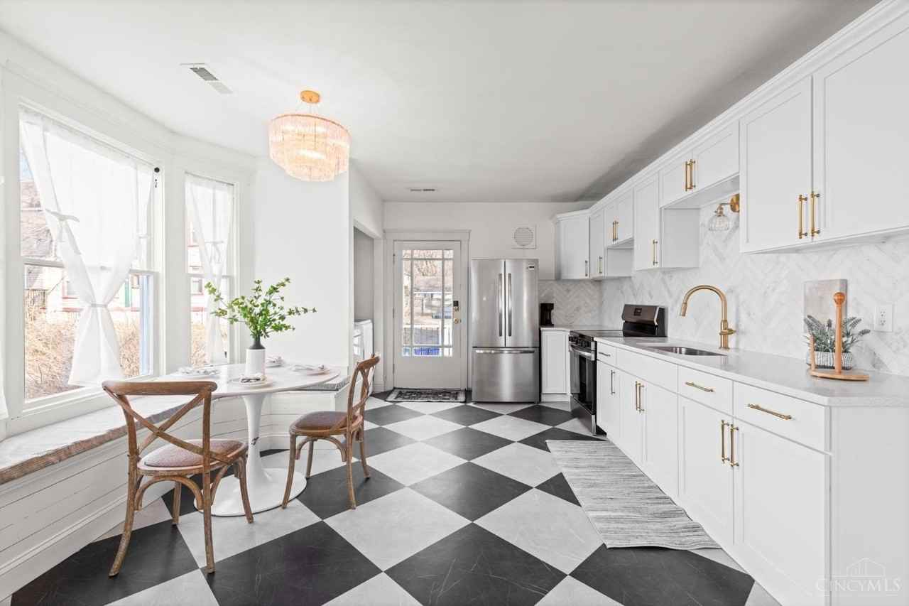 124 Wayne Ave - Photo 6 of 14