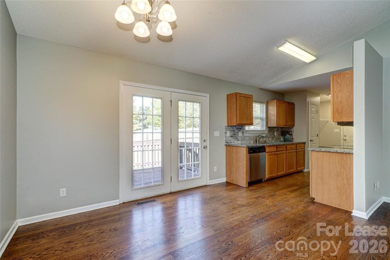 115 Garden St - Photo 7 of 19