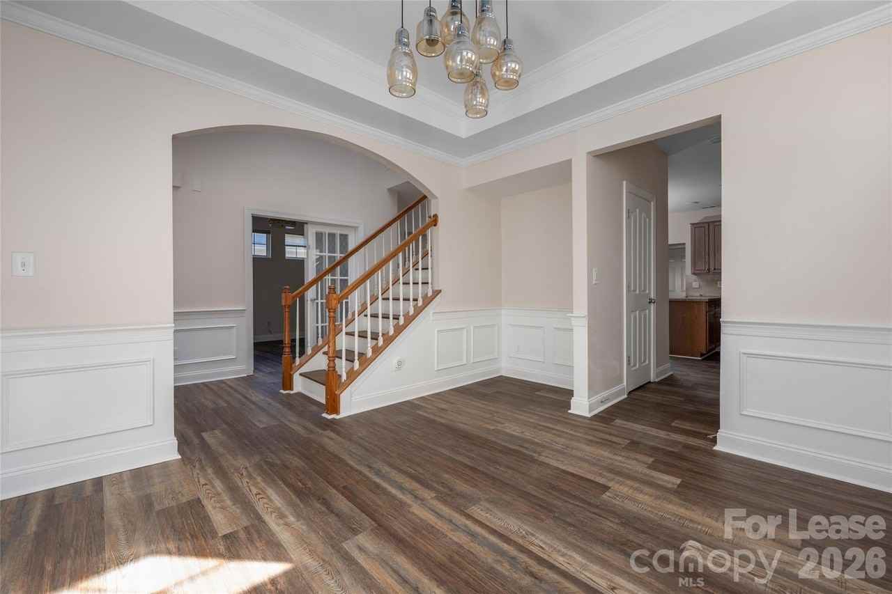 15613 Seafield Ln - Photo 4 of 41