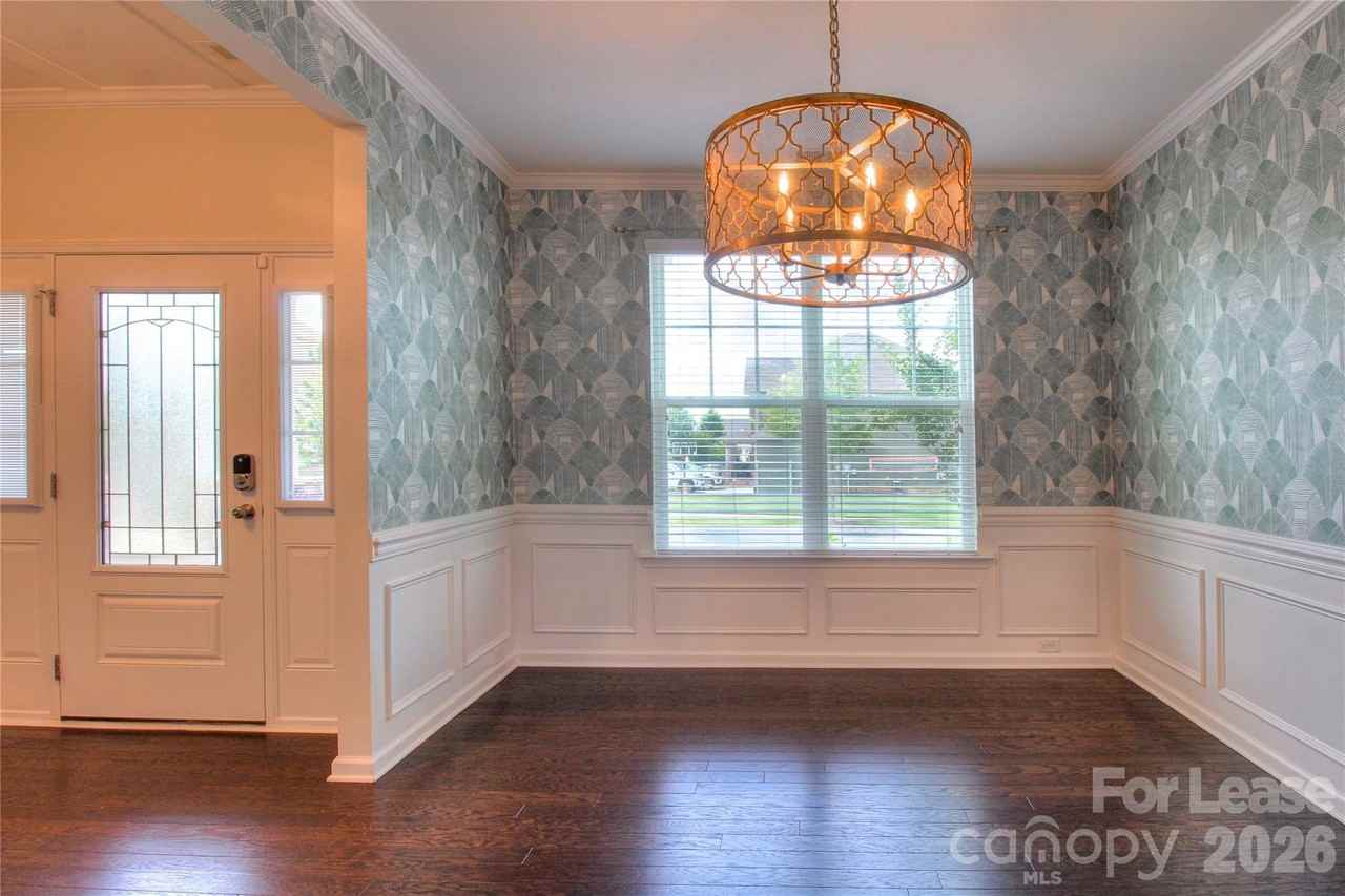3007 Silverwood Dr - Photo 6 of 39