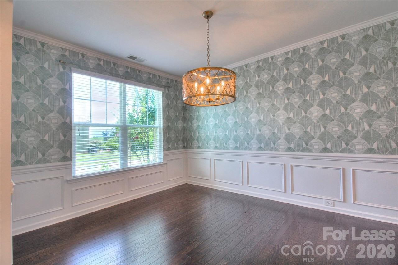 3007 Silverwood Dr - Photo 7 of 39