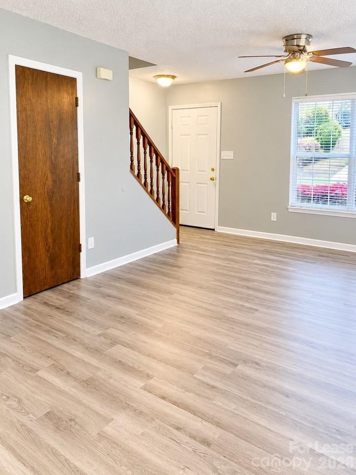 1107 3rd Ave Sw - Photo 2 of 13