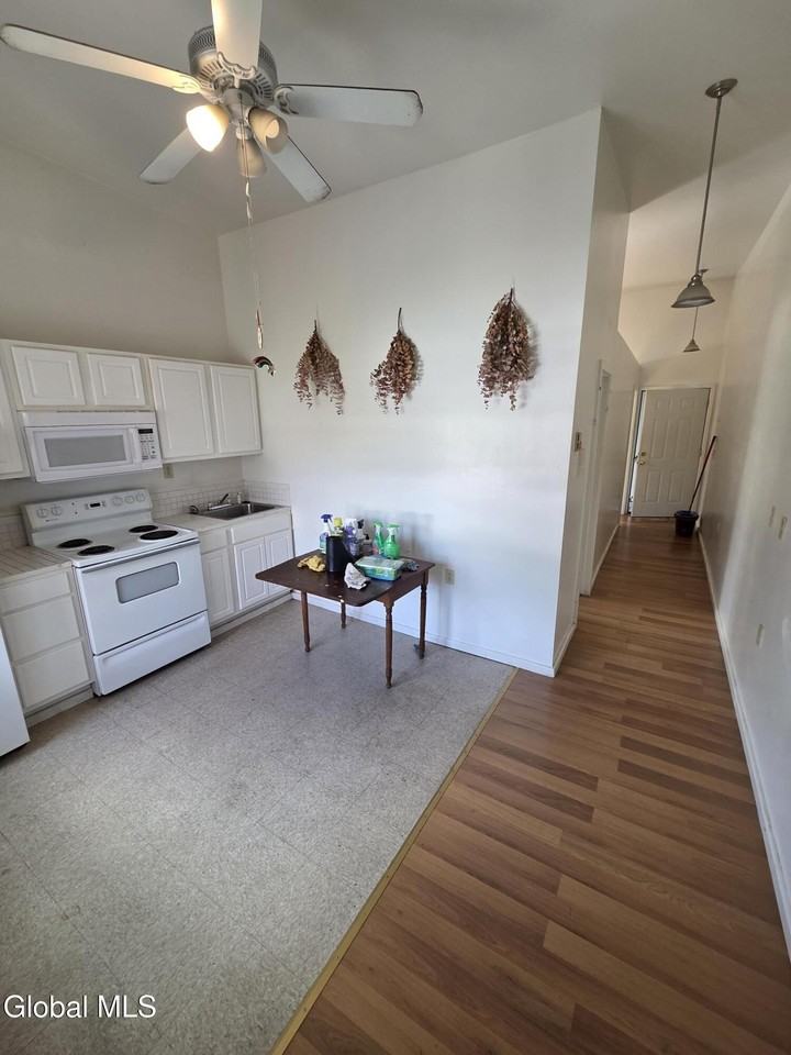 150 4th St #11 - Photo 6 of 14