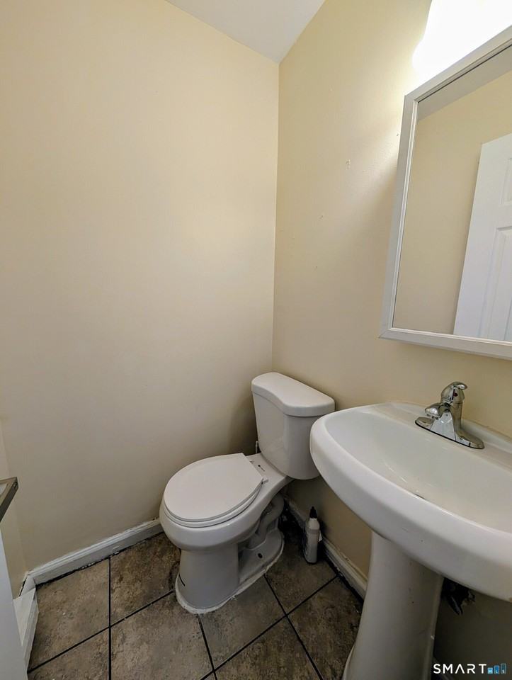 2 Irving Pl #B - Photo 3 of 21