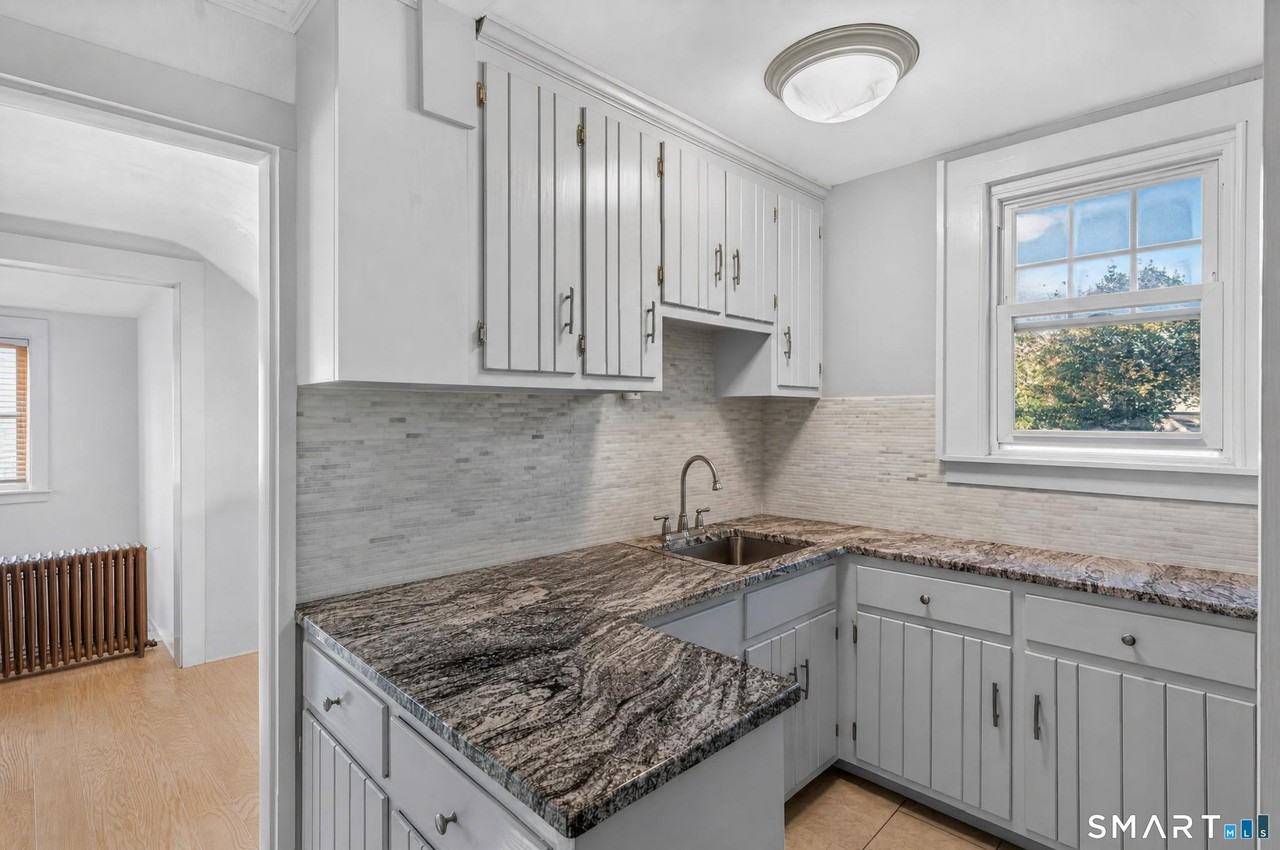 78 Waverly Ave #2ndFL - Photo 7 of 16