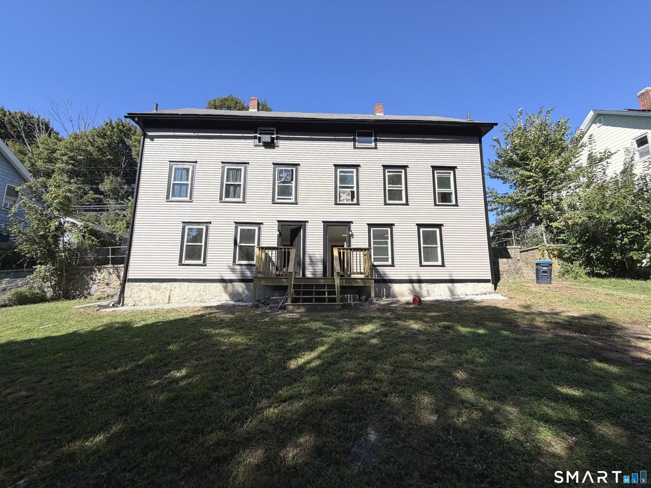 187 Prospect St - Photo 2 of 13