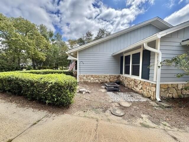 406 Greenwood Way - Photo 4 of 49
