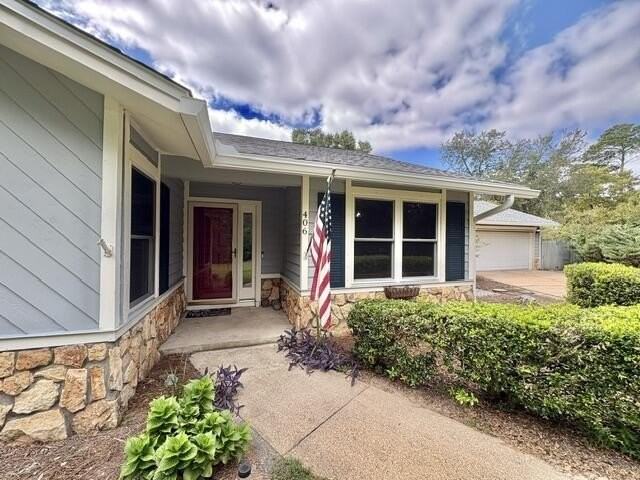 406 Greenwood Way - Photo 6 of 49