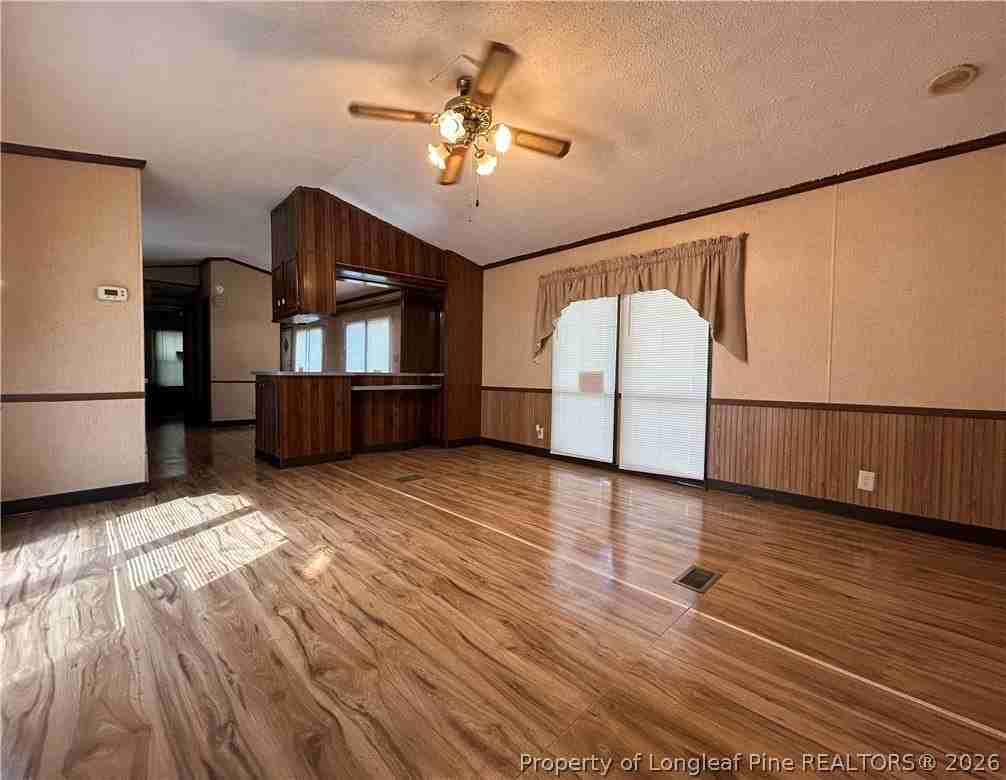 114 Plymouth Way - Photo 2 of 13