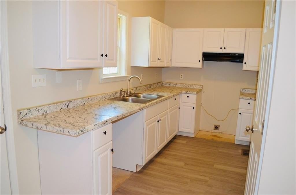 259 Rosser St Sw - Photo 2 of 15