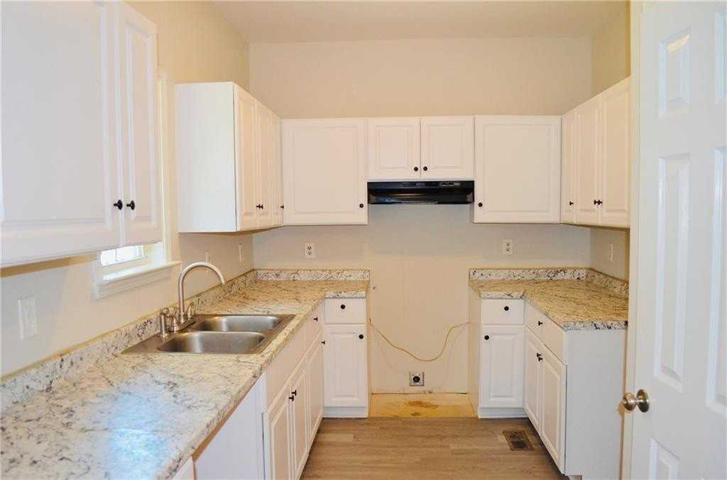 259 Rosser St Sw - Photo 3 of 15