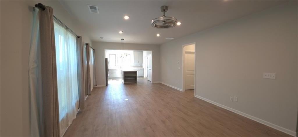 5745 Grapewood St - Photo 3 of 31
