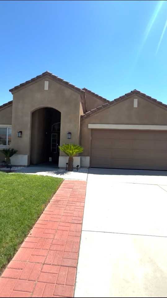4203 Papago St - Photo 4 of 12
