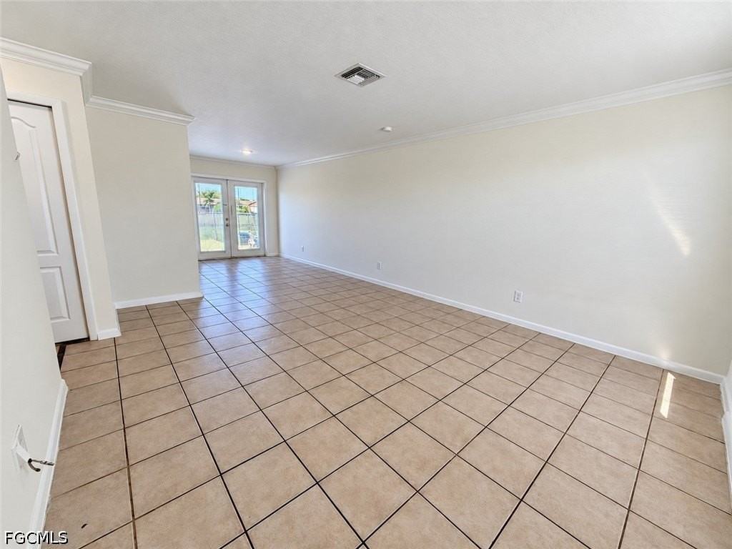 1213 Ne 8th St - Photo 2 of 14