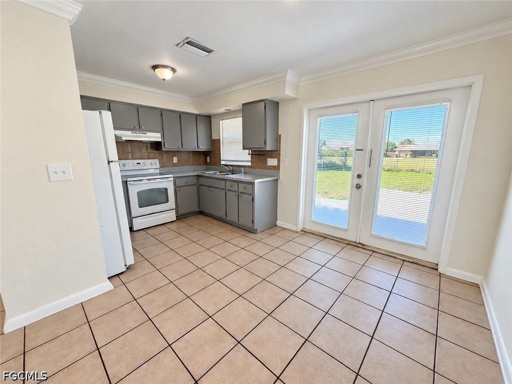 1213 Ne 8th St - Photo 5 of 14