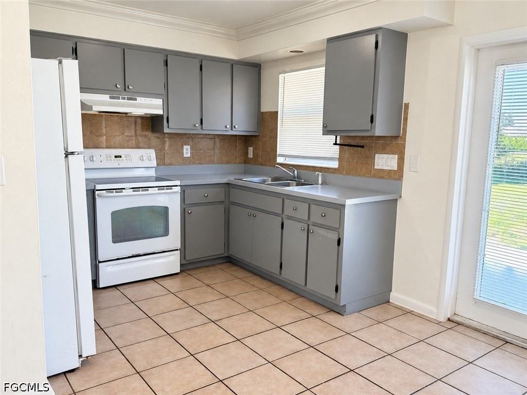 1213 Ne 8th St - Photo 6 of 14