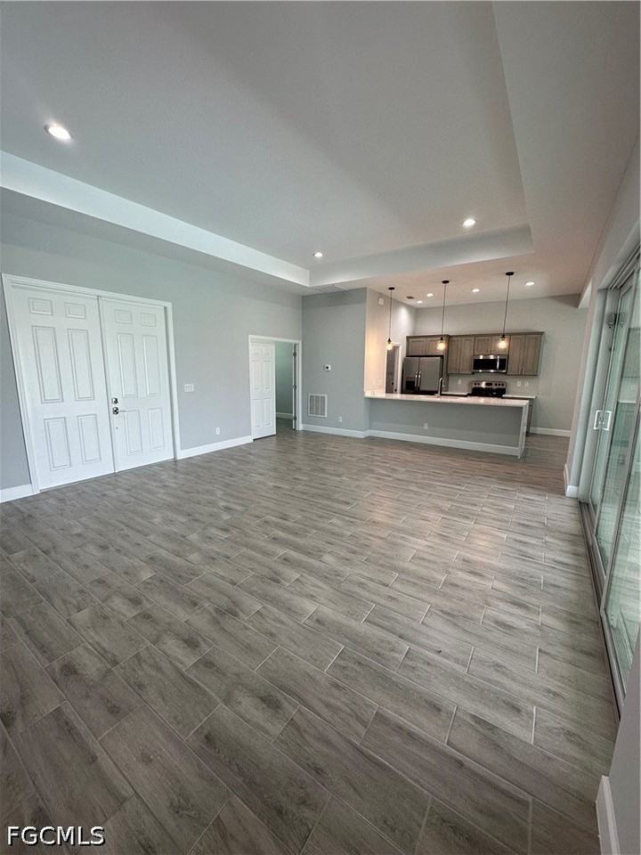 1010 Ne 5th Ave - Photo 7 of 21