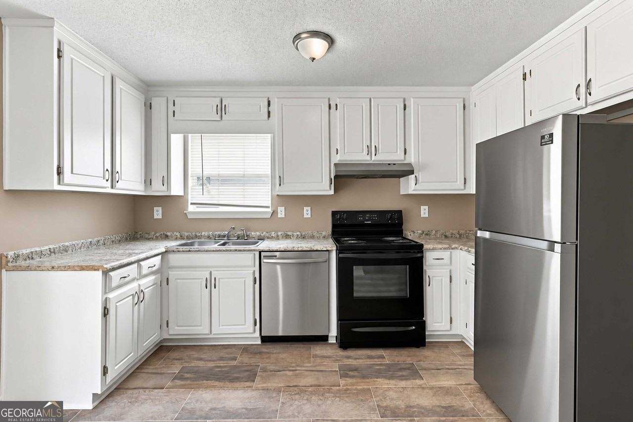 7049 Sir Galahad Way - Photo 7 of 29