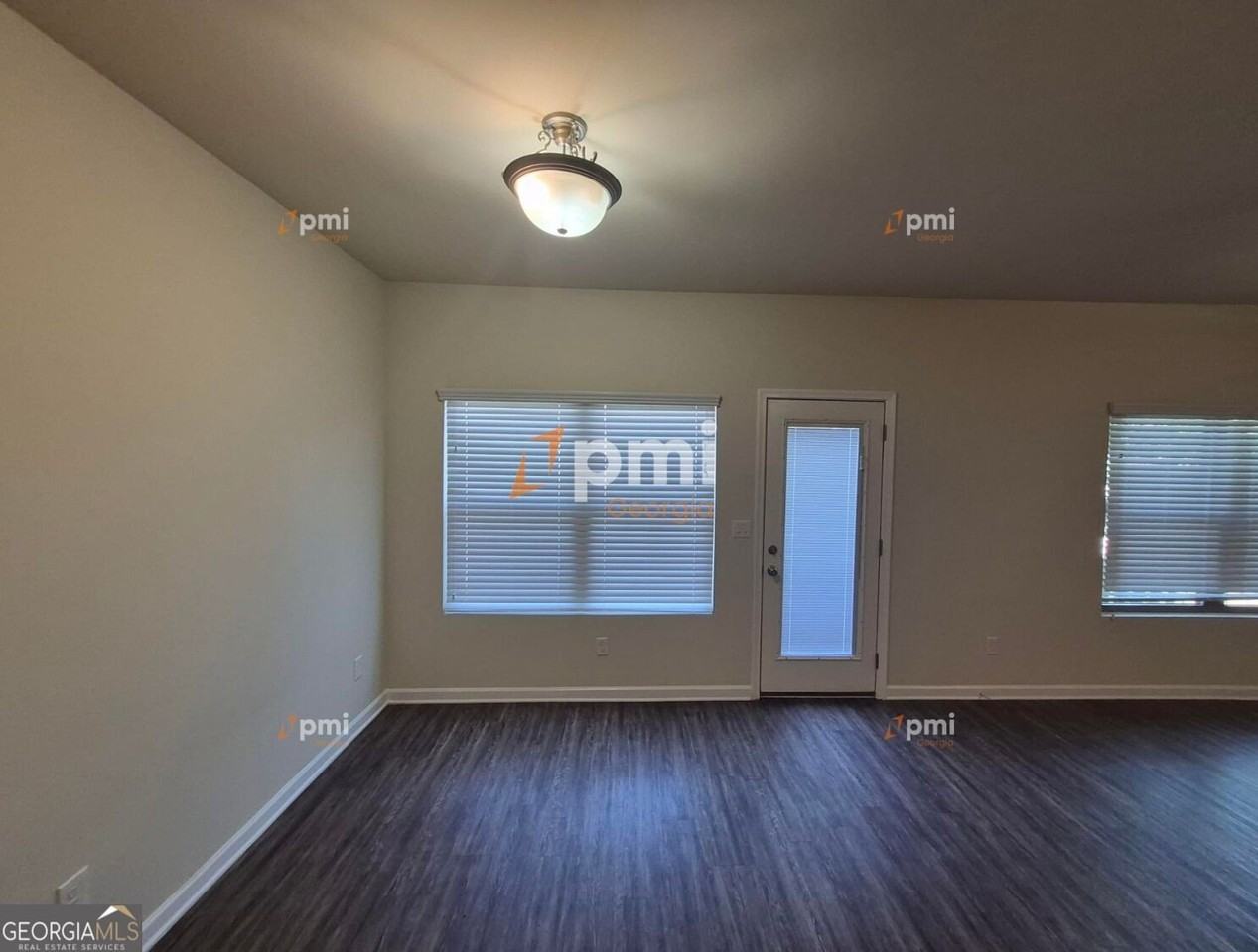 1236 Faye Ct - Photo 3 of 24