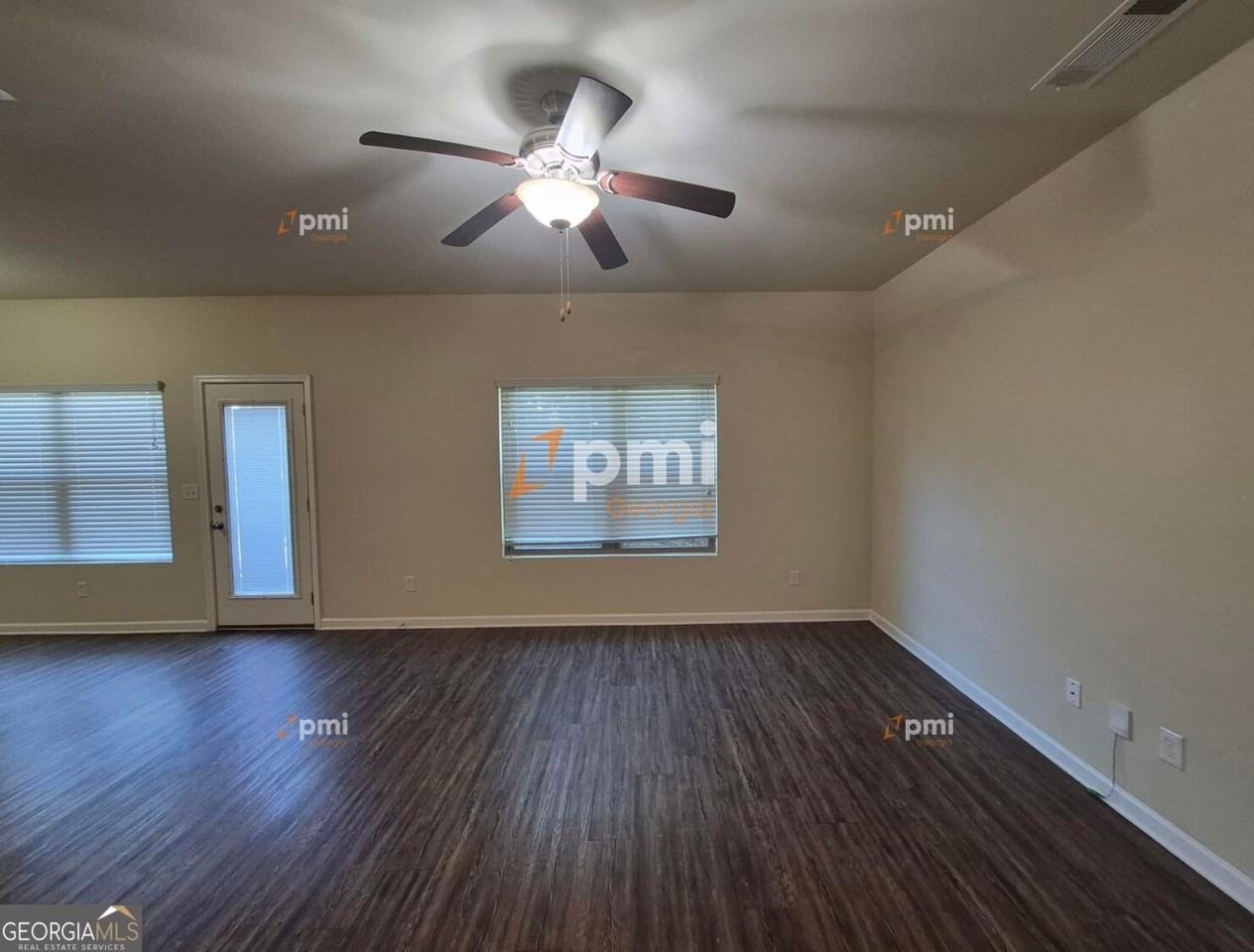1236 Faye Ct - Photo 5 of 24