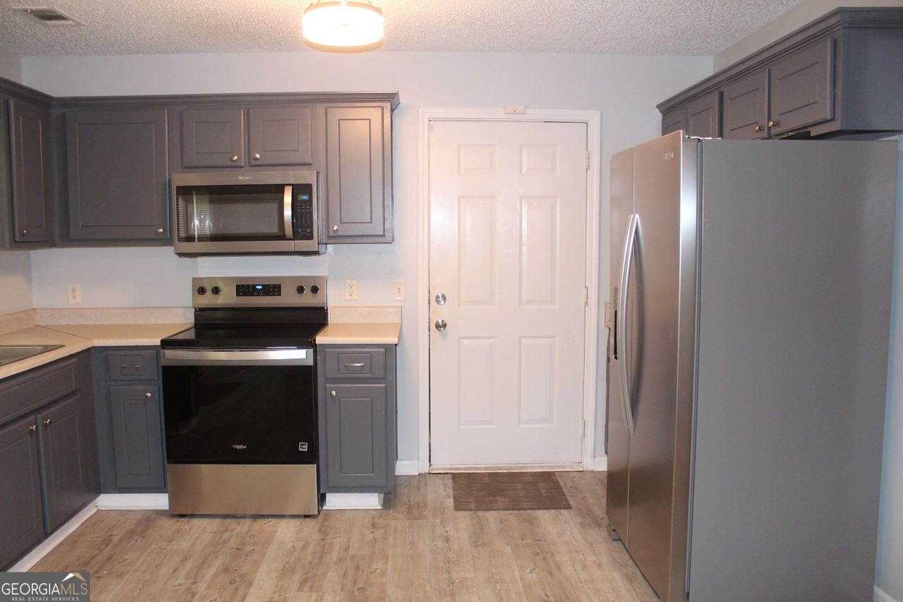 524 Acorn Ln - Photo 3 of 16