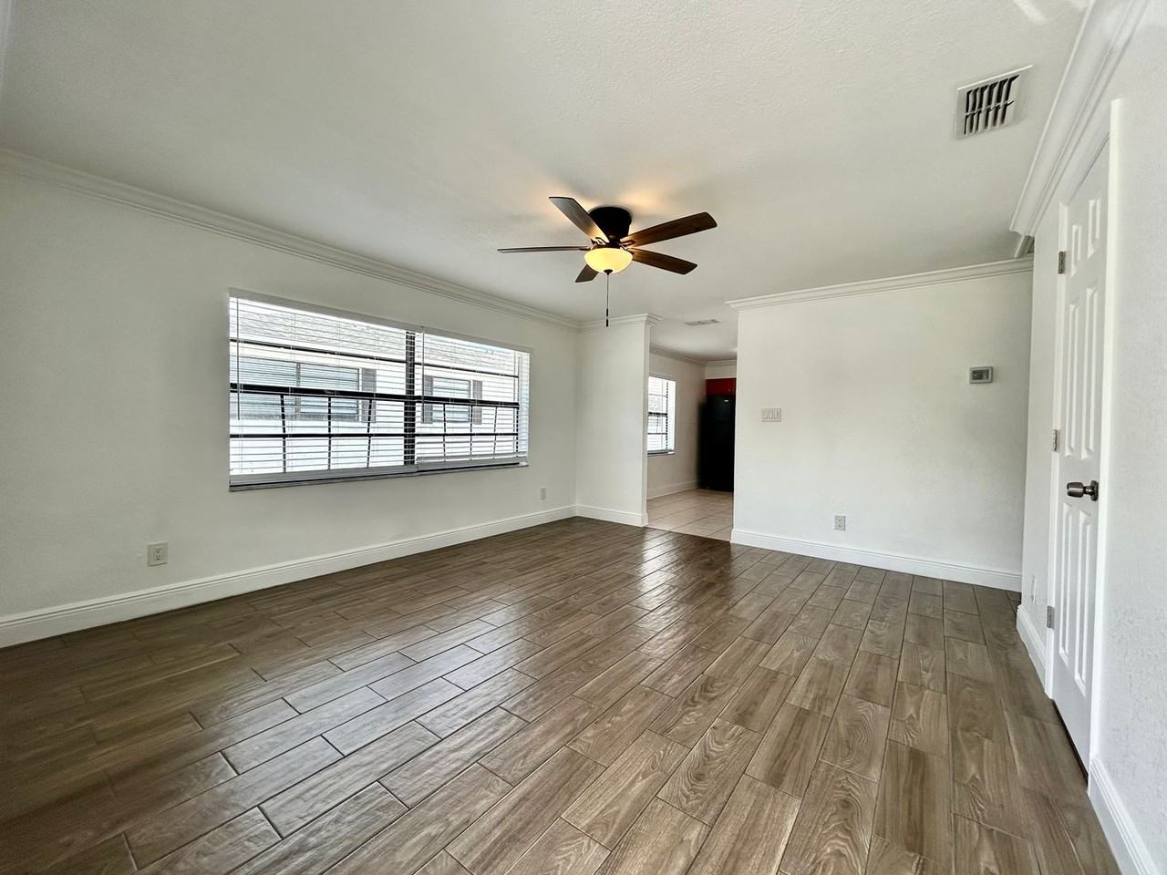 910 Alicia Ave Apt 4d #4D - Photo 6 of 17