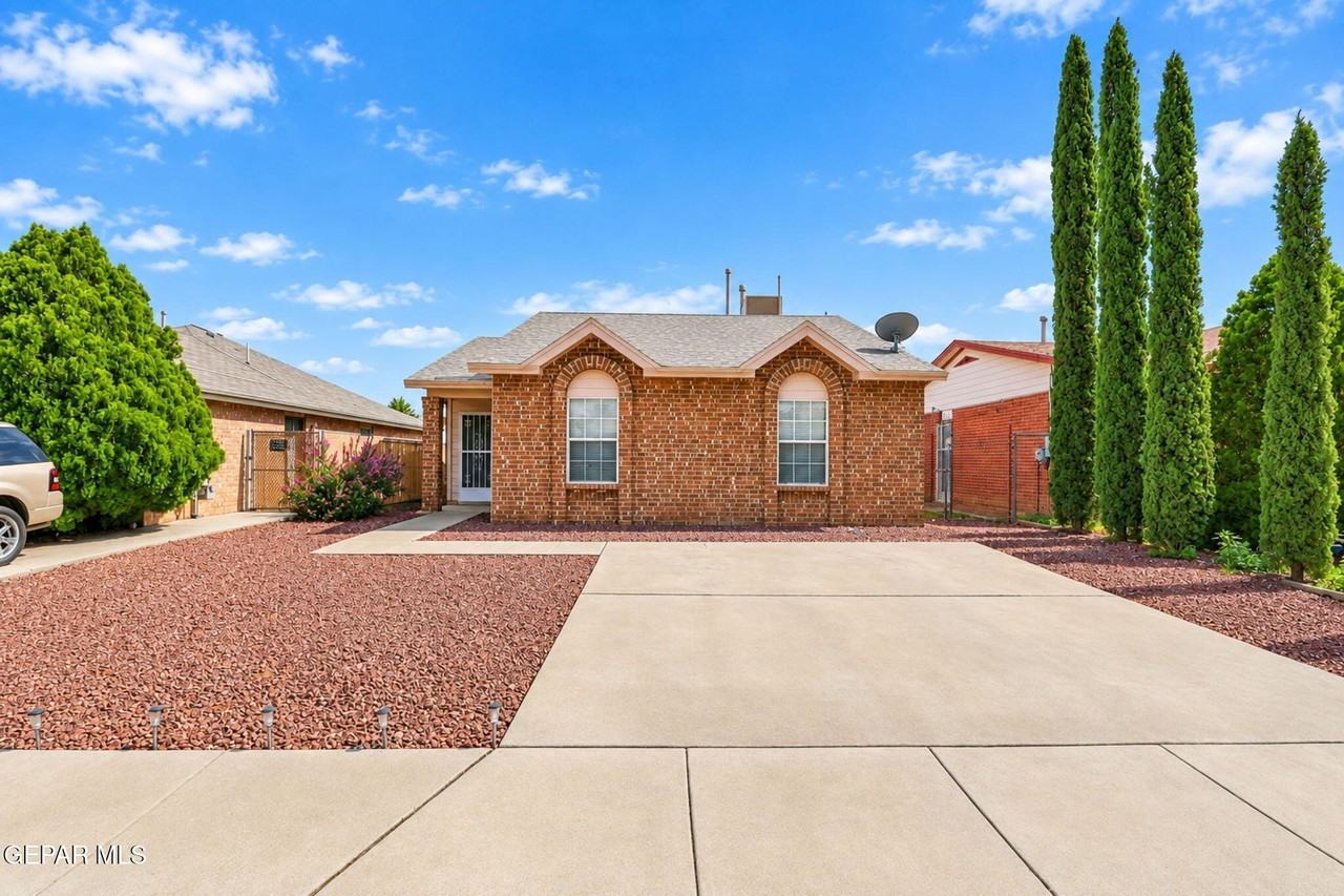 2236 Tierra Blanca Way - Photo 3 of 33