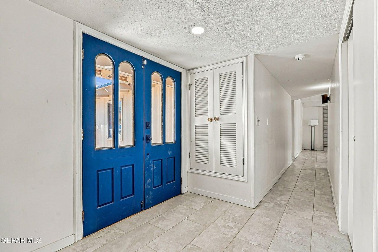 10705 Saigon Dr - Photo 6 of 40