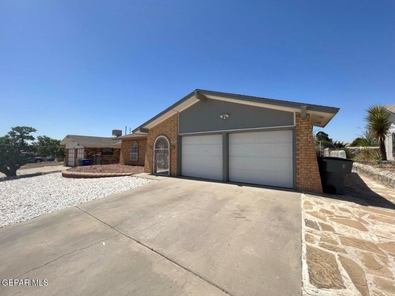 1529 Jim Colbert Ln - Photo 2 of 31