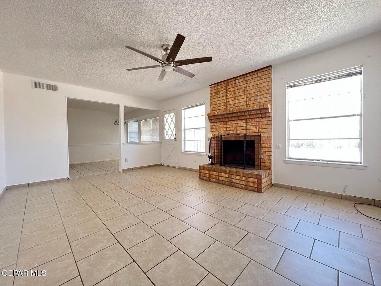 1529 Jim Colbert Ln - Photo 7 of 31