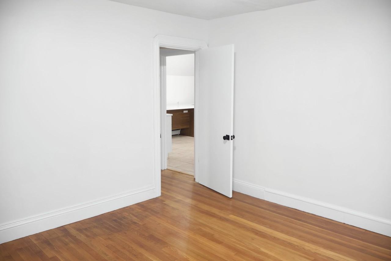 185 Anthony St #2 - Photo 6 of 20