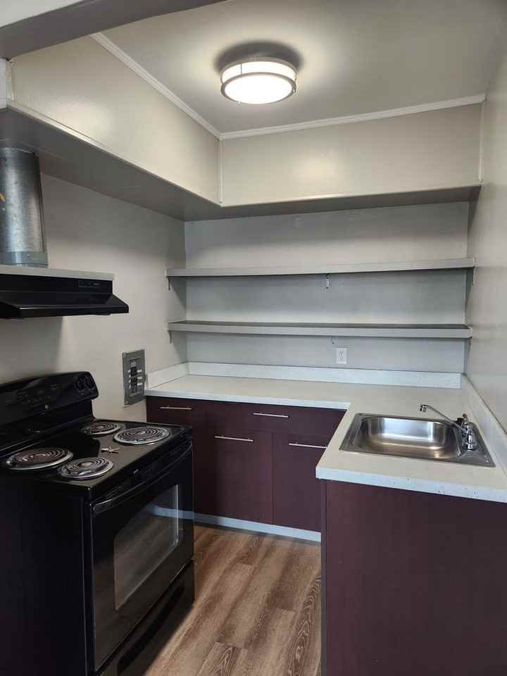 The Oakwood Manor Apartments - Photo 6 of 21