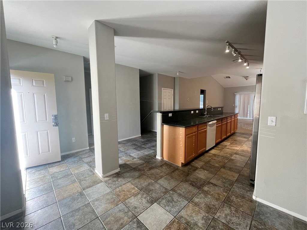 804 Peachy Canyon Cir #204 - Photo 3 of 12