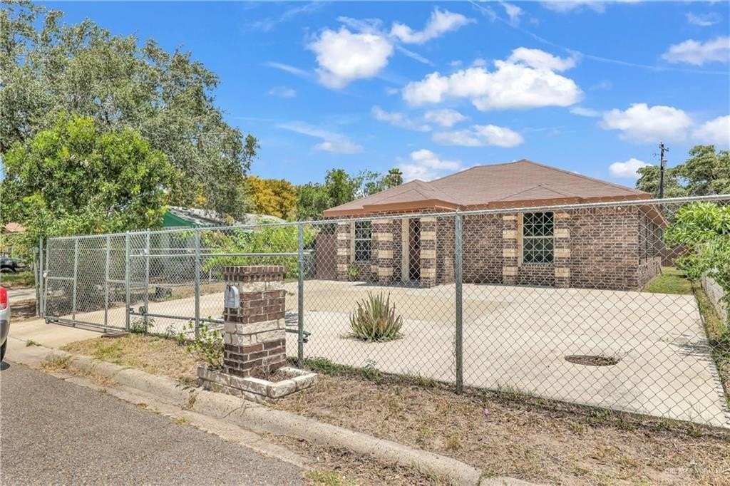 325 E Mesquite St - Photo 2 of 17