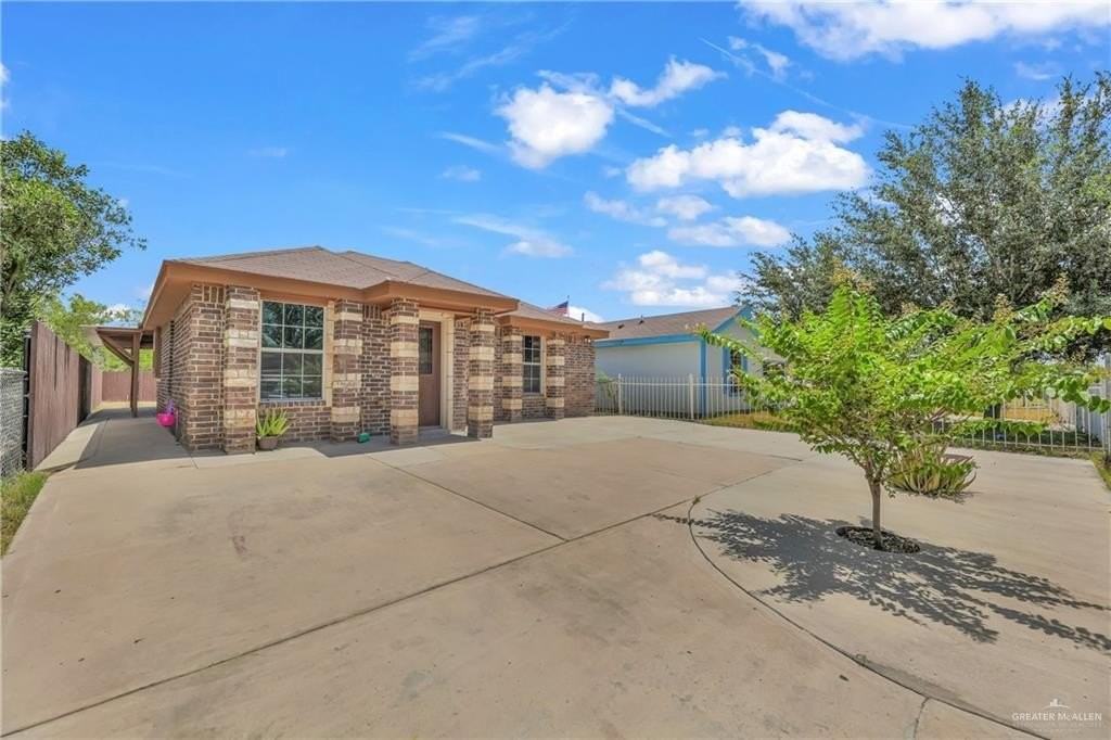 325 E Mesquite St - Photo 3 of 17